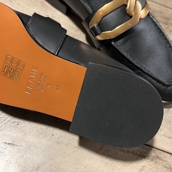 FRAME Le Miramar Chain Embellished Leather collapsible-heel loafers - Picture 7 of 13